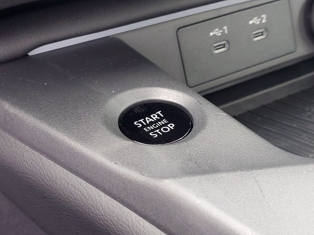 2026 Aspen White/Super Black Nissan Sentra SR FWD Sedan