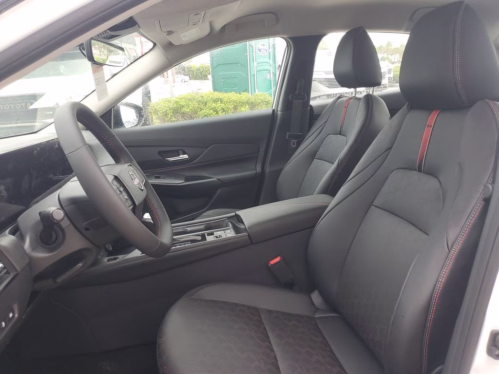 2026 Aspen White/Super Black Nissan Sentra SR FWD Sedan