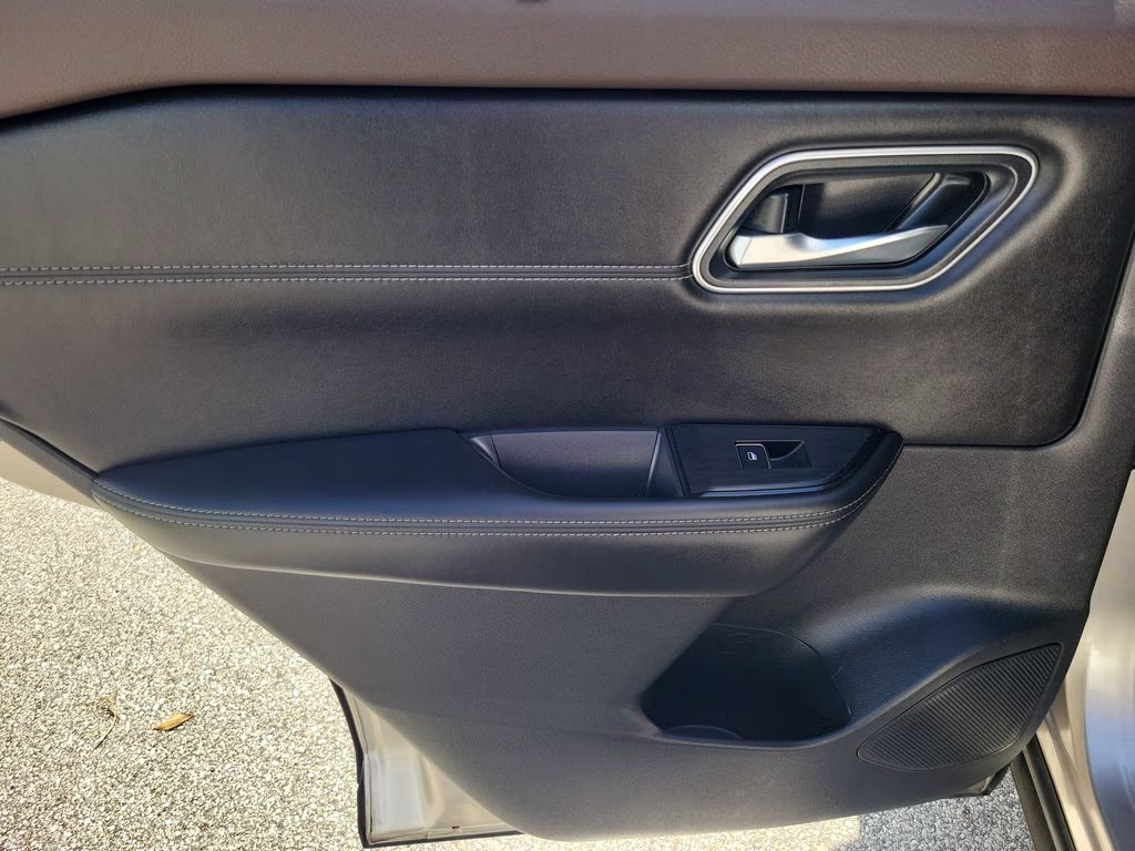 2021 Champagne Silver Metallic Nissan Rogue SL FWD SUV