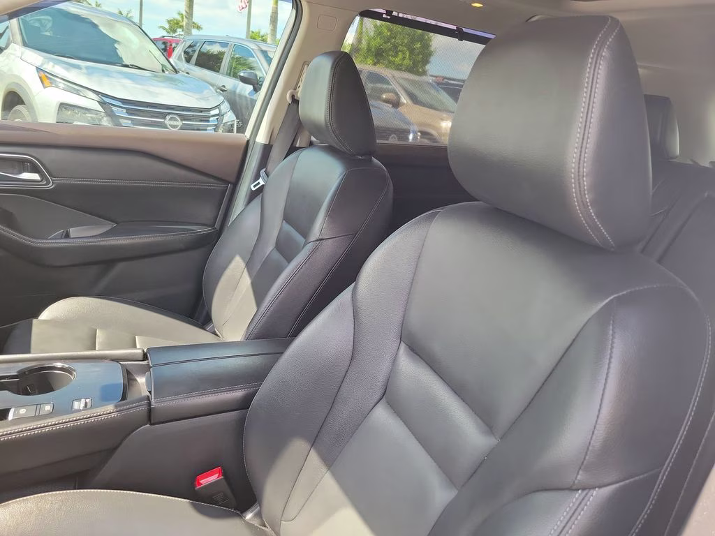 2021 Champagne Silver Metallic Nissan Rogue SL FWD SUV