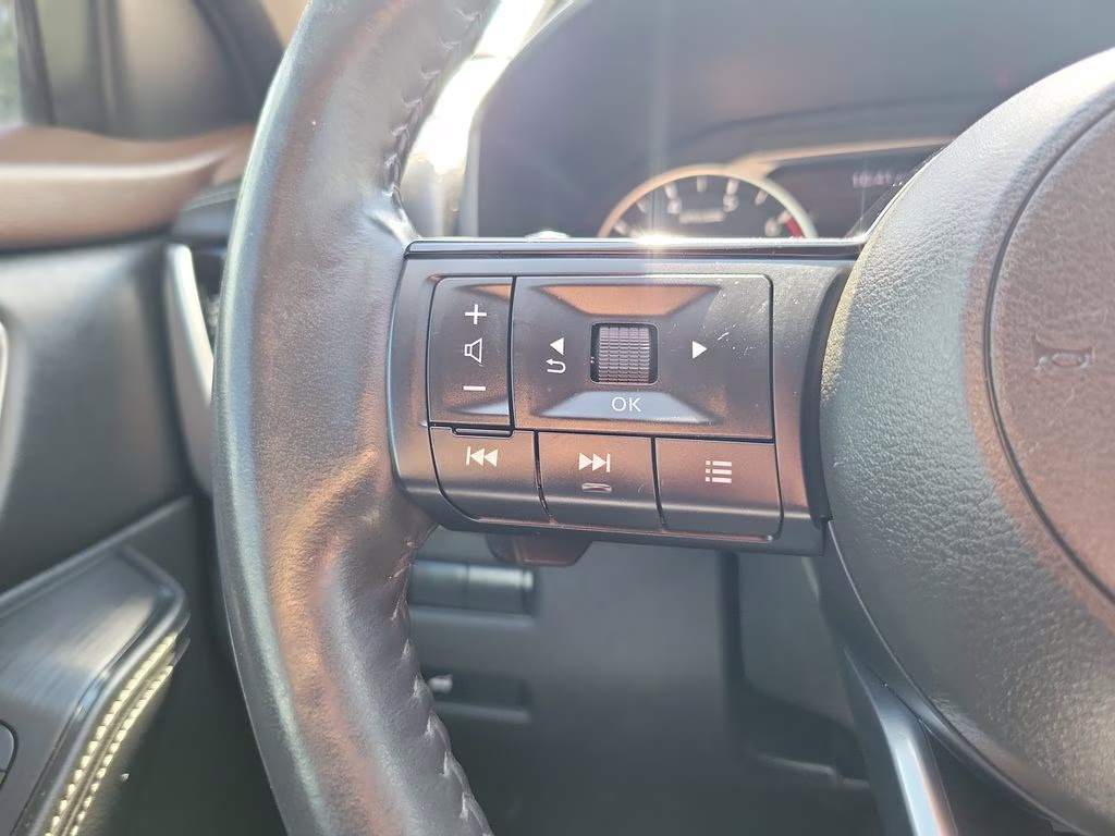 2021 Champagne Silver Metallic Nissan Rogue SL FWD SUV