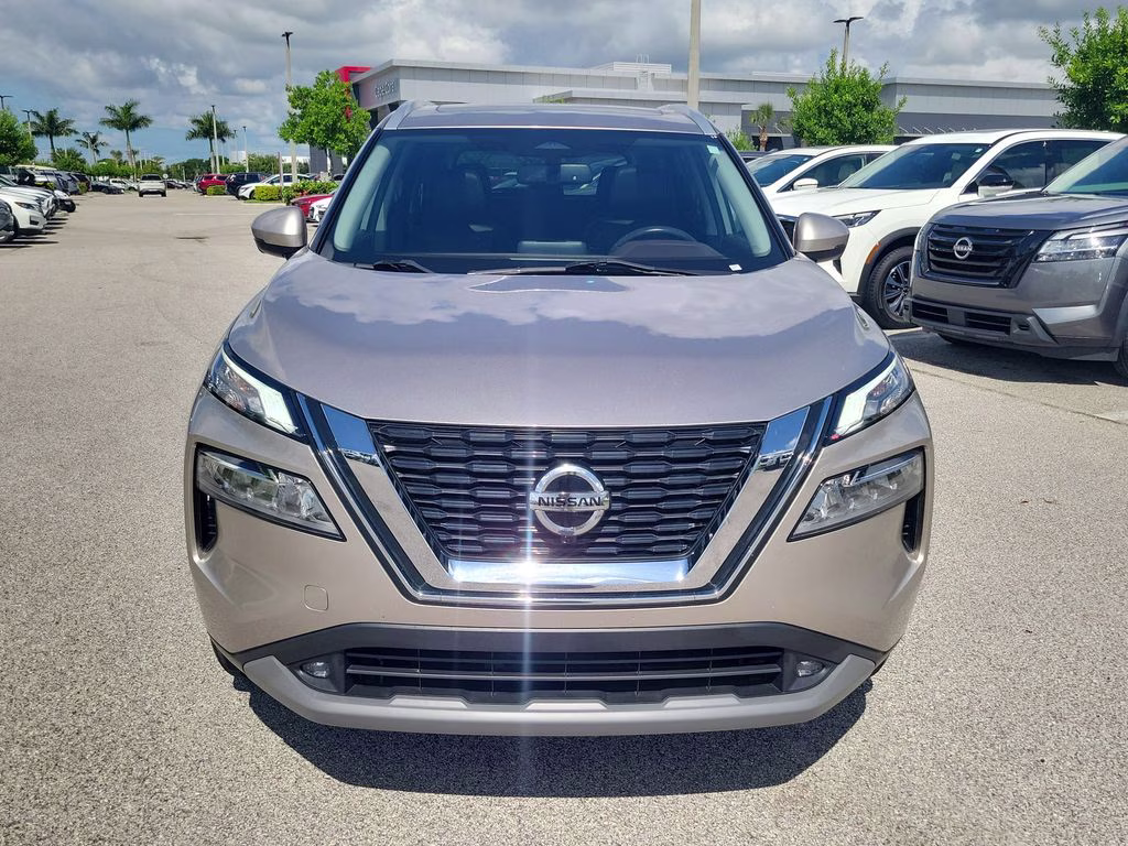 2021 Champagne Silver Metallic Nissan Rogue SL FWD SUV