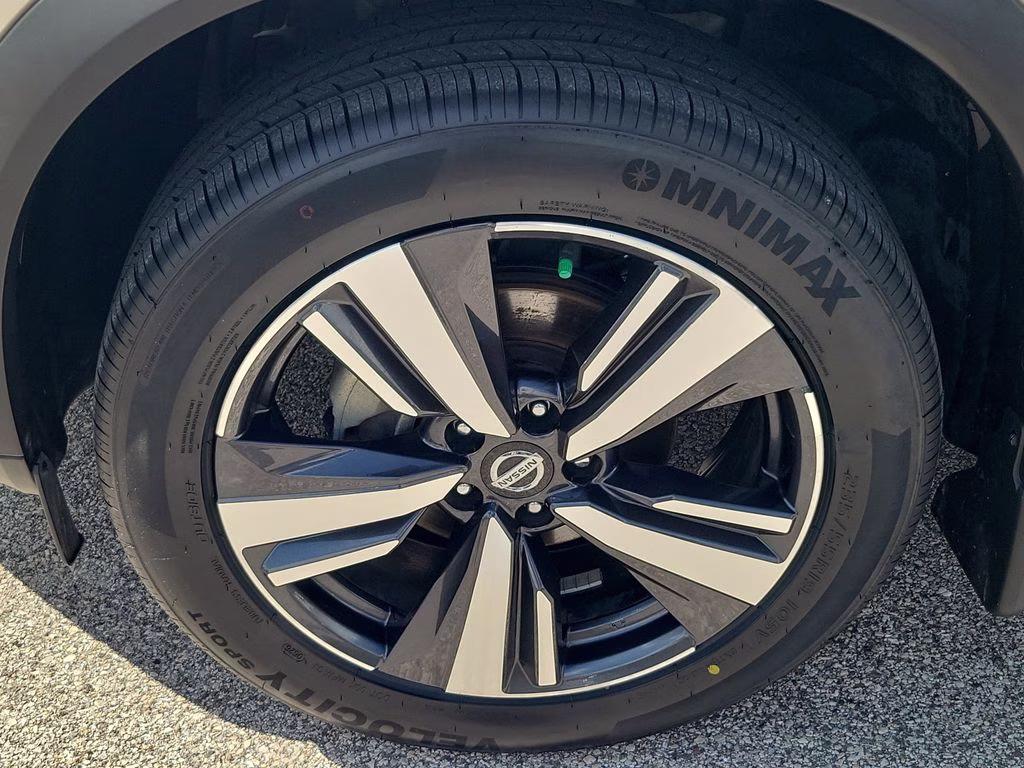 2021 Champagne Silver Metallic Nissan Rogue SL FWD SUV