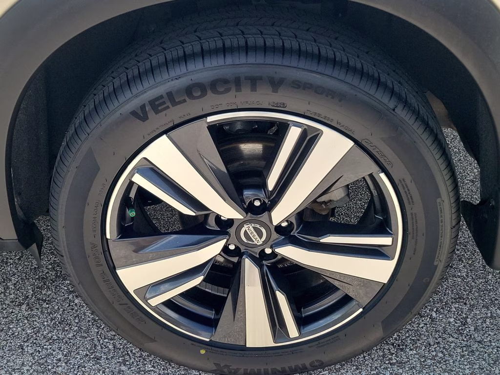 2021 Champagne Silver Metallic Nissan Rogue SL FWD SUV