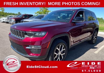 2024 Velvet Red Pearlcoat Jeep Grand Cherokee Limited 4X4 SUV
