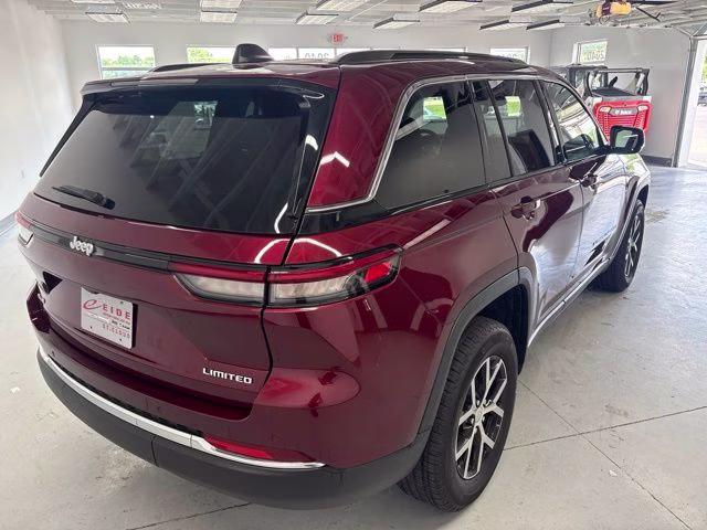 2024 Velvet Red Pearlcoat Jeep Grand Cherokee Limited 4X4 SUV