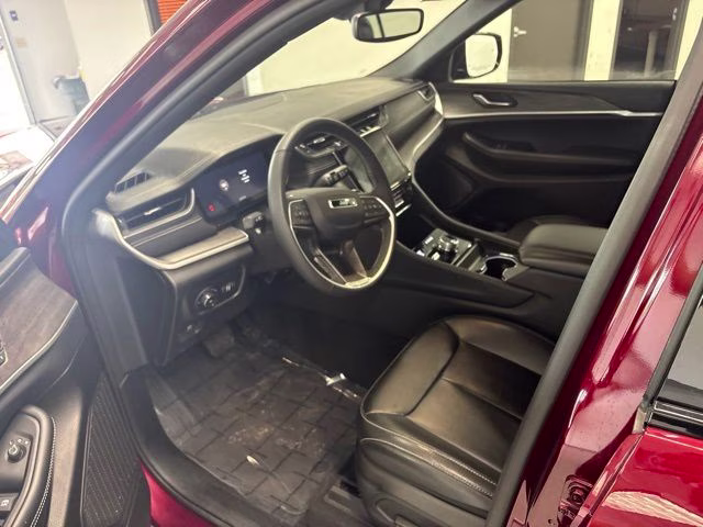 2024 Velvet Red Pearlcoat Jeep Grand Cherokee Limited 4X4 SUV