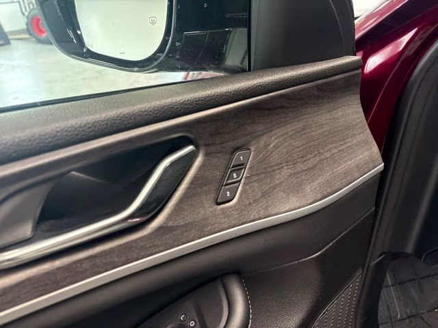 2024 Velvet Red Pearlcoat Jeep Grand Cherokee Limited 4X4 SUV