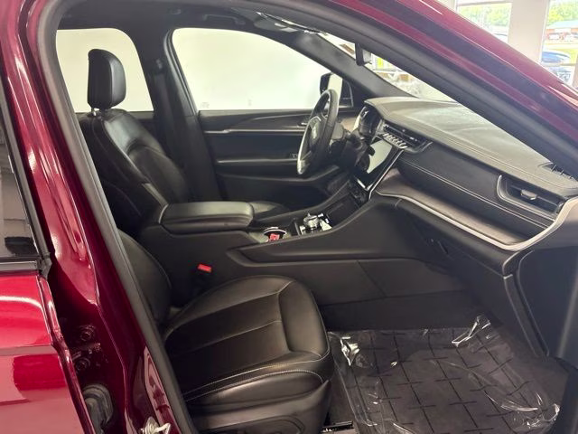 2024 Velvet Red Pearlcoat Jeep Grand Cherokee Limited 4X4 SUV