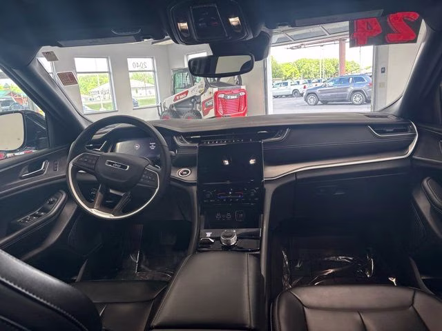 2024 Velvet Red Pearlcoat Jeep Grand Cherokee Limited 4X4 SUV