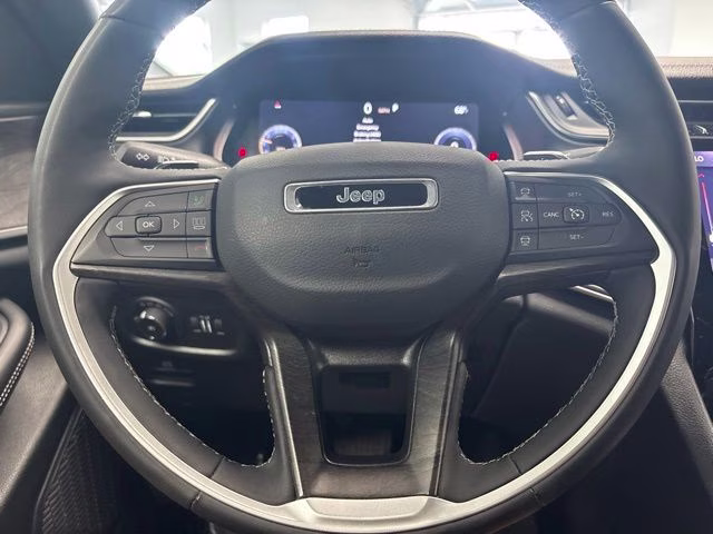 2024 Velvet Red Pearlcoat Jeep Grand Cherokee Limited 4X4 SUV