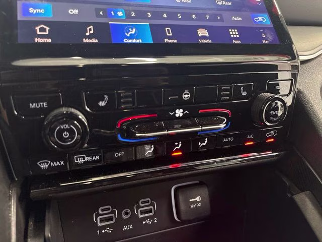 2024 Velvet Red Pearlcoat Jeep Grand Cherokee Limited 4X4 SUV