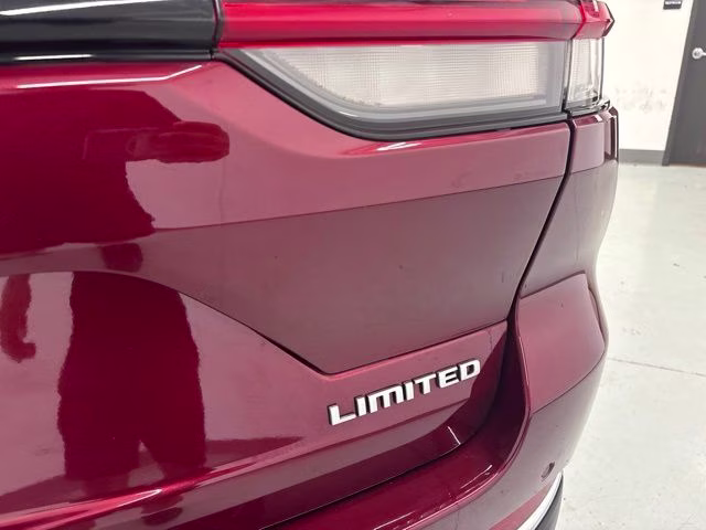 2024 Velvet Red Pearlcoat Jeep Grand Cherokee Limited 4X4 SUV