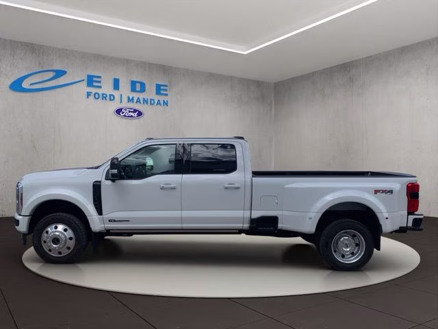 2026 Star White Metallic TC Ford Super Duty F-450 DRW Platinum 4X4 Truck