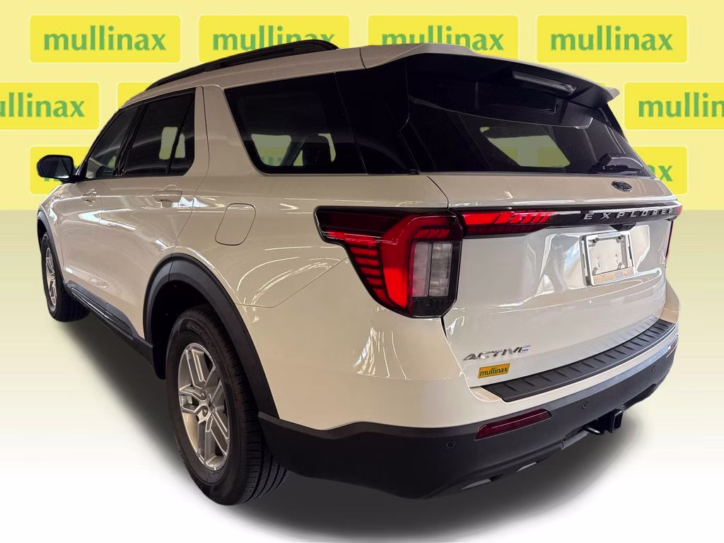 2026 Star White Metallic Tri-Coat Ford Explorer Active RWD SUV