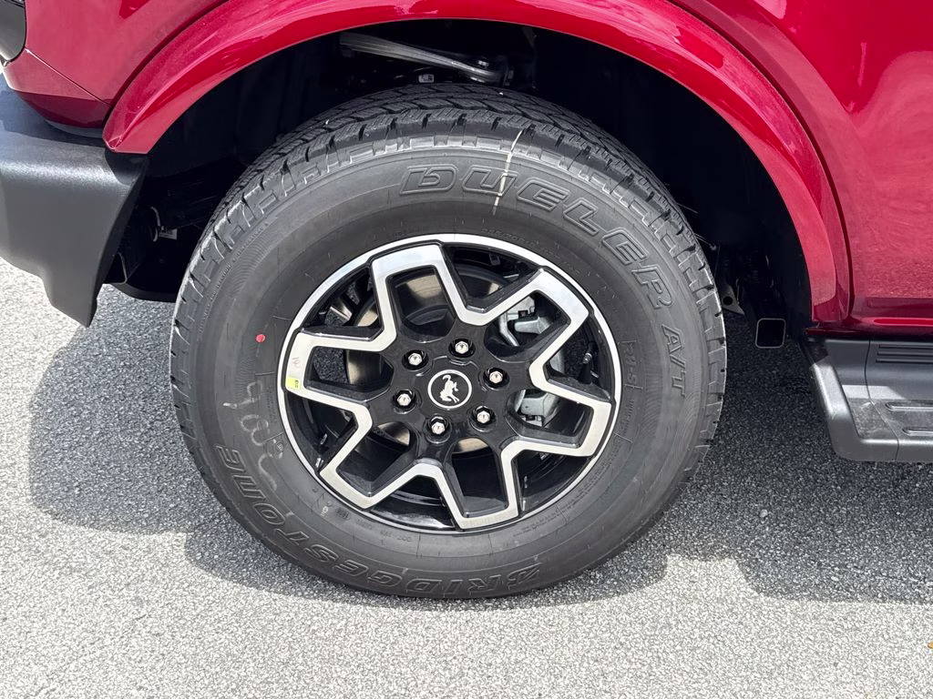 2026 Ruby Red Met Tinted CC Ford Bronco Outer Banks 4X4 SUV