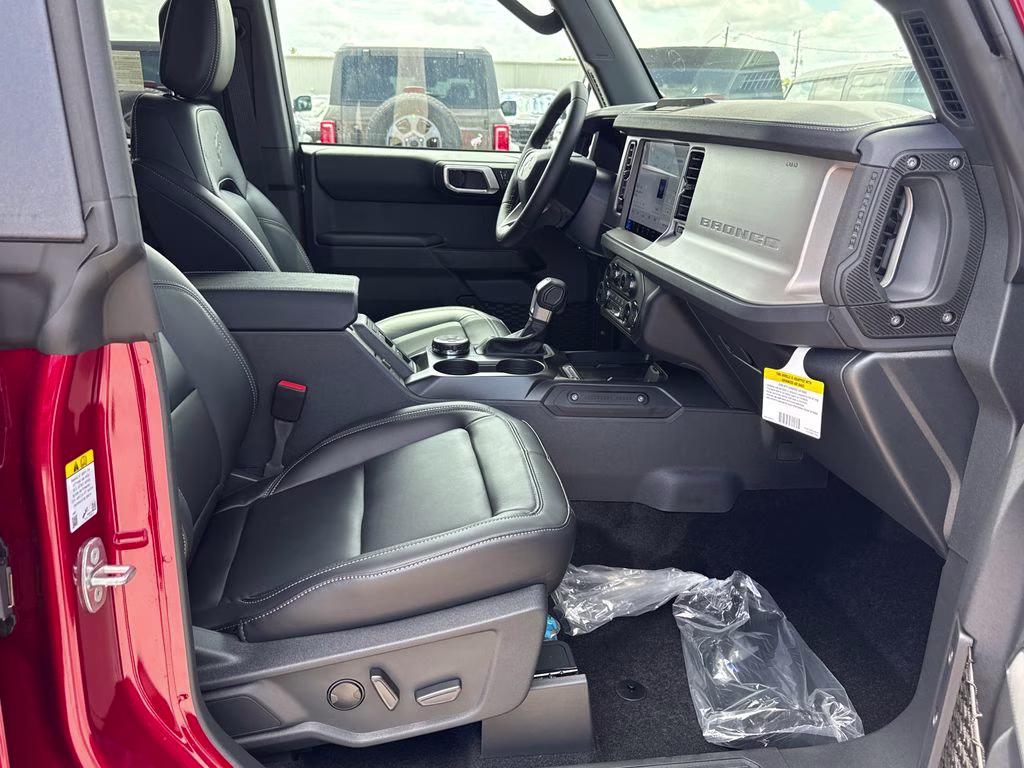 2026 Ruby Red Met Tinted CC Ford Bronco Outer Banks 4X4 SUV