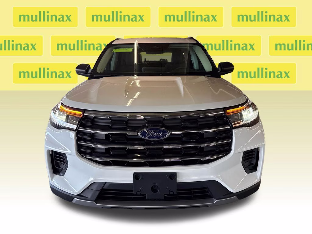 2026 Star White Metallic Tri-Coat Ford Explorer Active RWD SUV