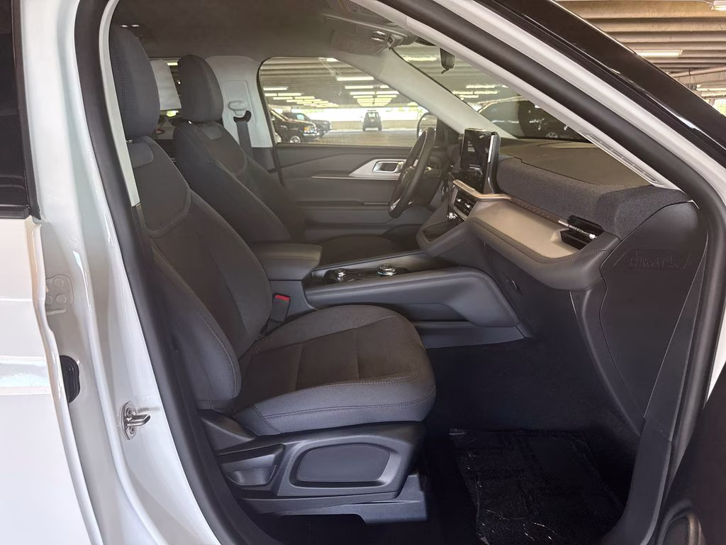 2026 Star White Metallic Tri-Coat Ford Explorer Active RWD SUV