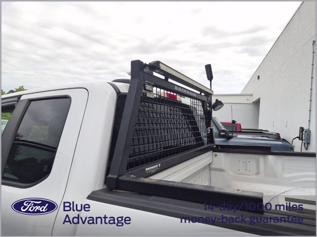 2022 Oxford White Ford F-150 XL 4X4 Truck
