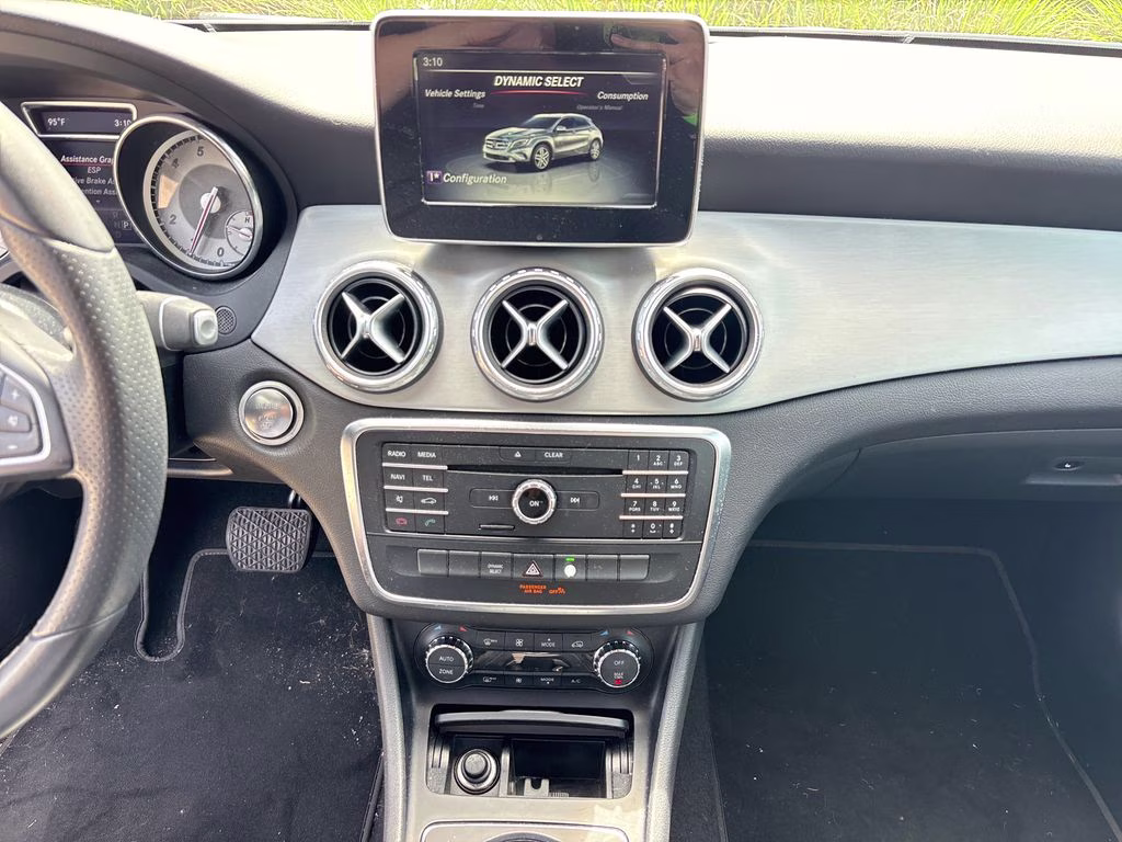 2017 White Mercedes-Benz GLA GLA 250 FWD SUV