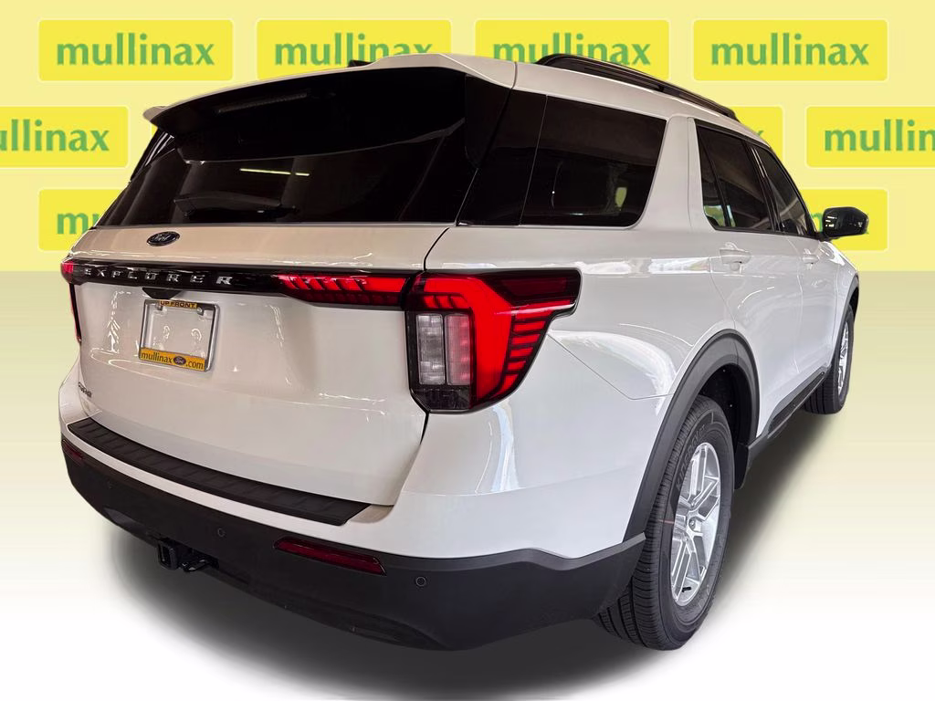 2026 Star White Metallic Tri-Coat Ford Explorer Active RWD SUV