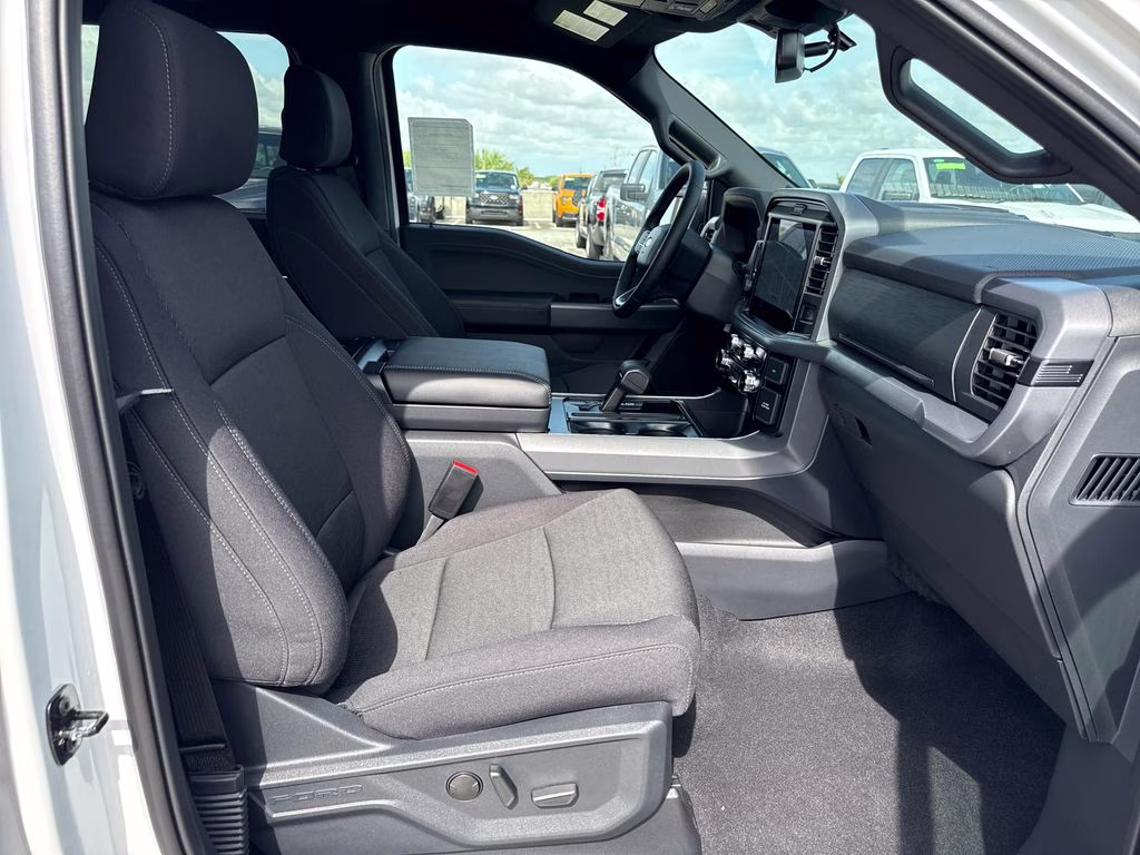 2026 Oxford White Ford F-150 XLT RWD Truck
