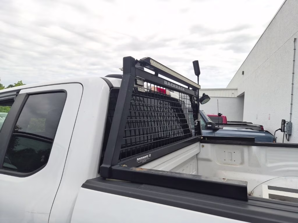 2022 Oxford White Ford F-150 XL 4X4 Truck