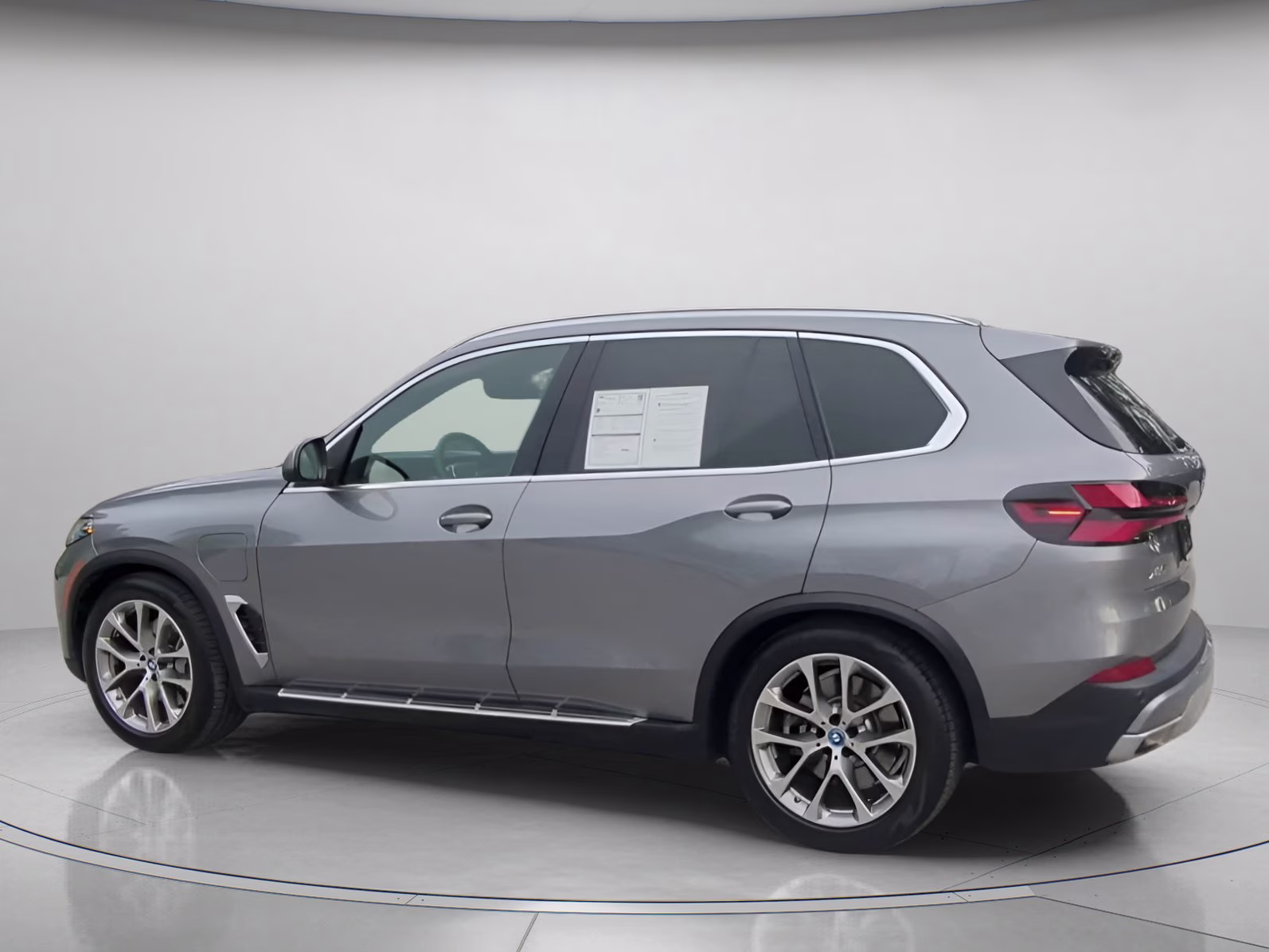 2025 Skyscraper Gray Metallic BMW X5 xDrive50e AWD SUV
