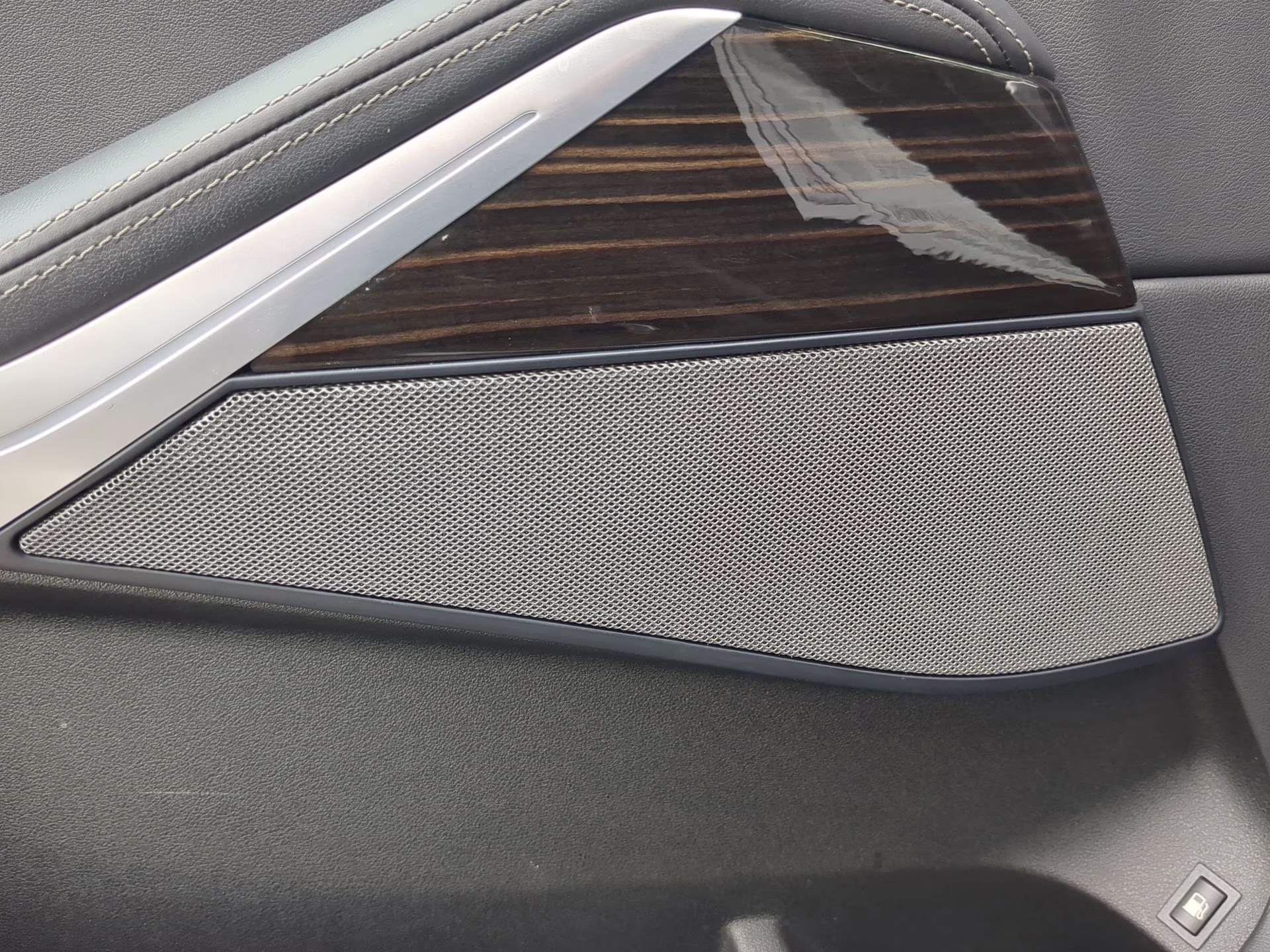2025 Skyscraper Gray Metallic BMW X5 xDrive50e AWD SUV