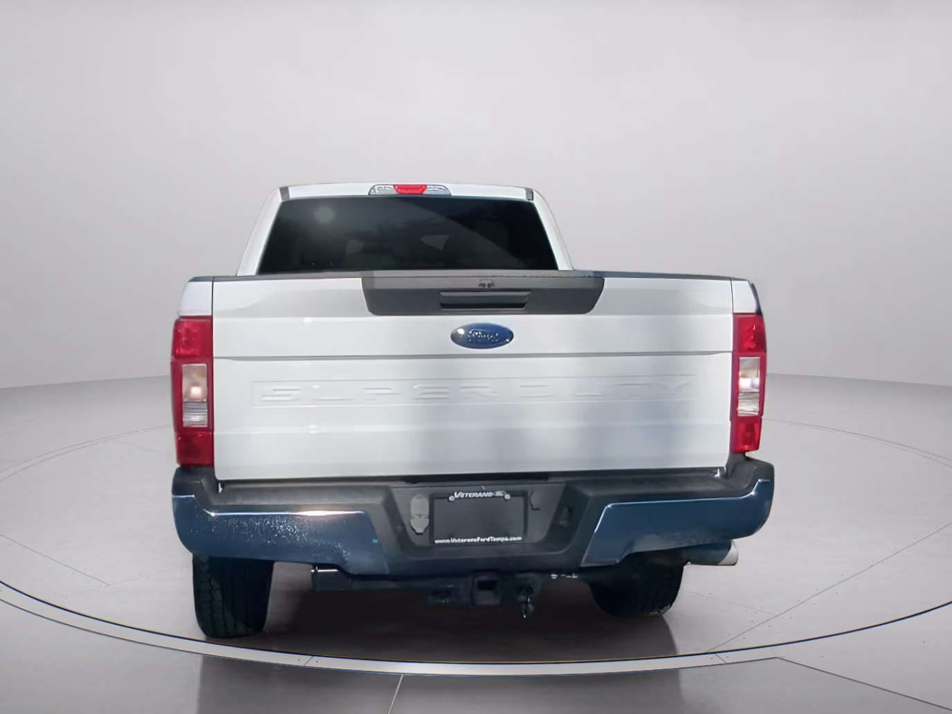 2022 Oxford White Ford Super Duty F-250 SRW XLT Crew Cab Pickup 4X4 Truck