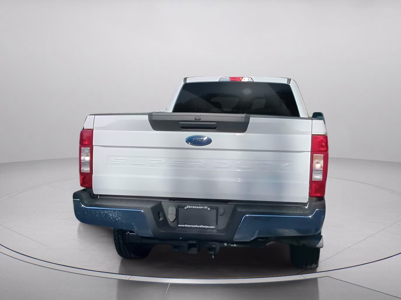 2022 Oxford White Ford Super Duty F-250 SRW XLT Crew Cab Pickup 4X4 Truck