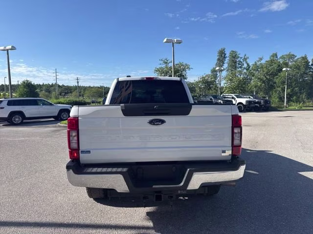 2022 Oxford White Ford Super Duty F-250 SRW XLT Crew Cab Pickup 4X4 Truck