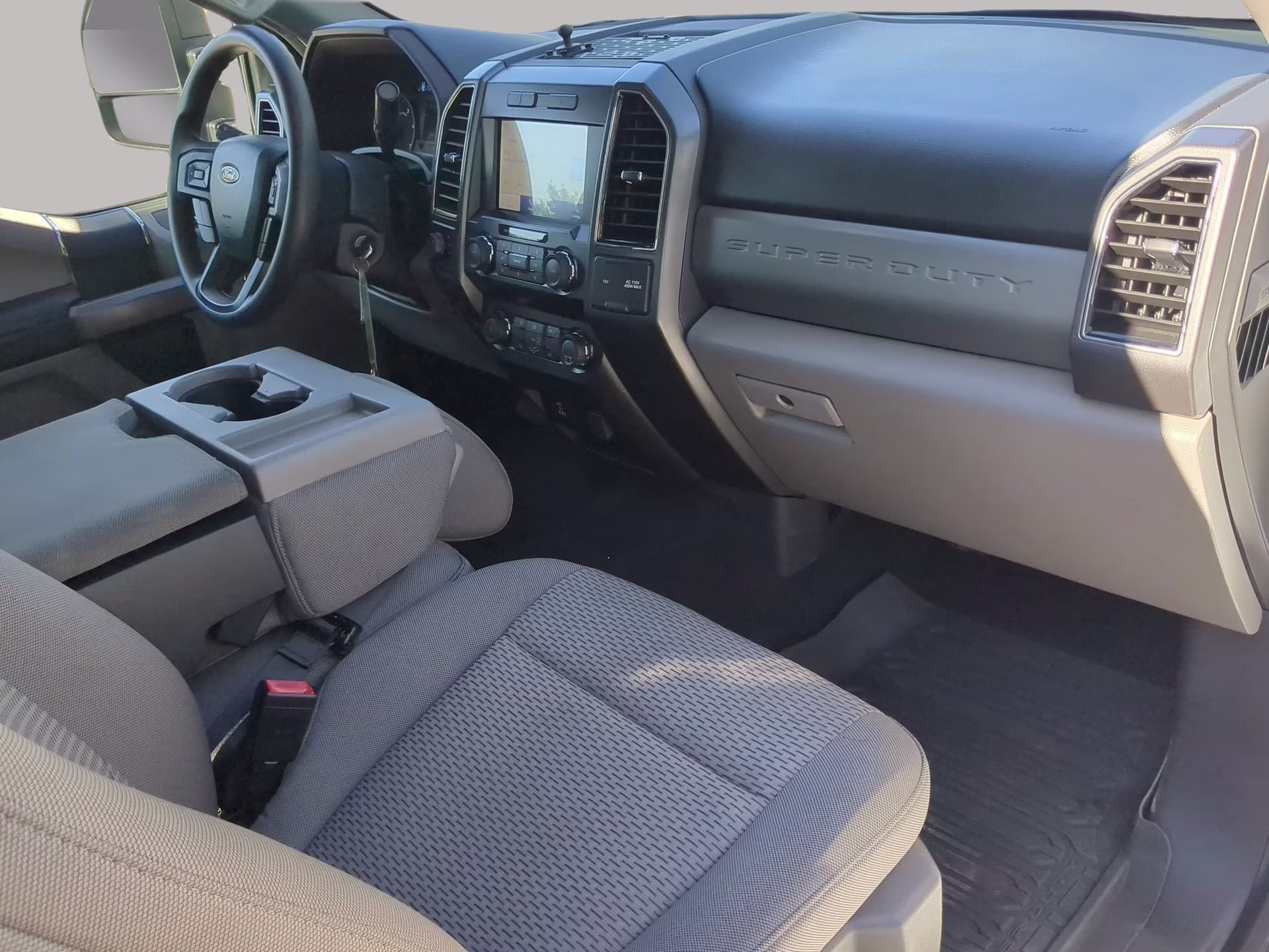 2022 Oxford White Ford Super Duty F-250 SRW XLT Crew Cab Pickup 4X4 Truck