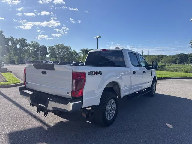 2022 Oxford White Ford Super Duty F-250 SRW XLT Crew Cab Pickup 4X4 Truck