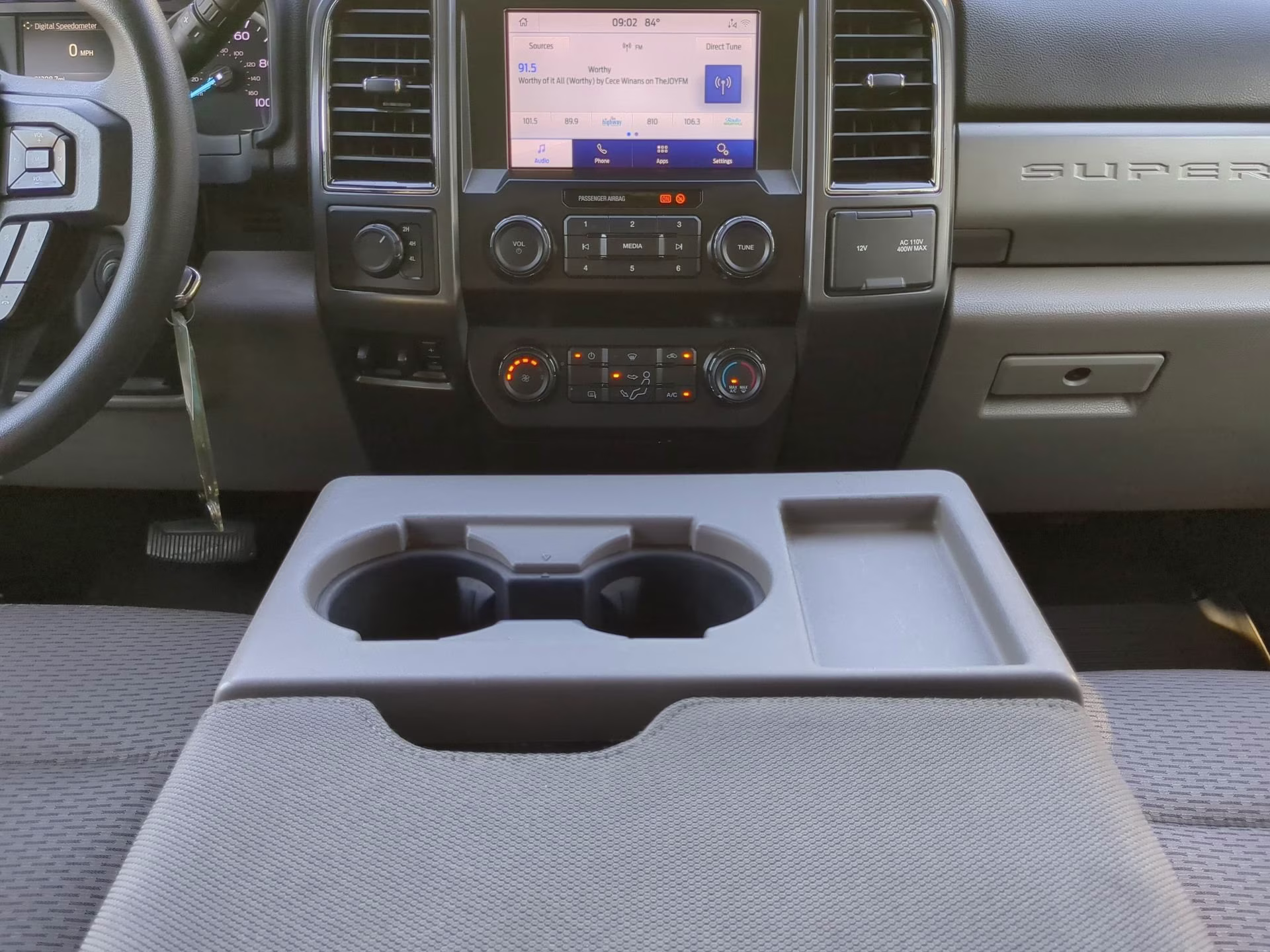 2022 Oxford White Ford Super Duty F-250 SRW XLT Crew Cab Pickup 4X4 Truck