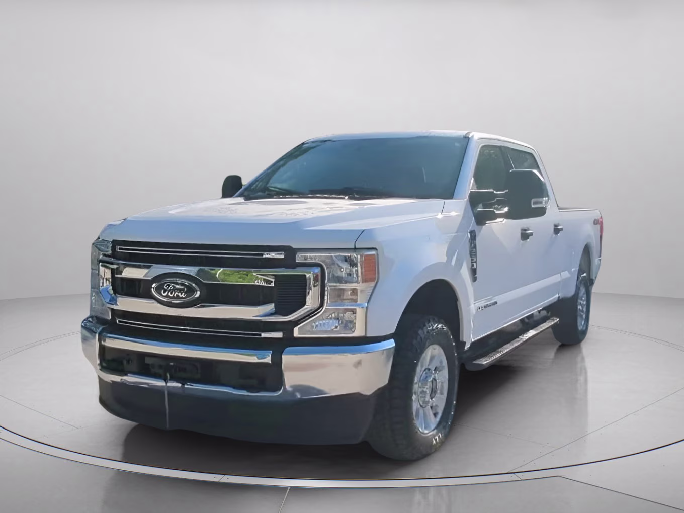 2022 Oxford White Ford Super Duty F-250 SRW XLT Crew Cab Pickup 4X4 Truck