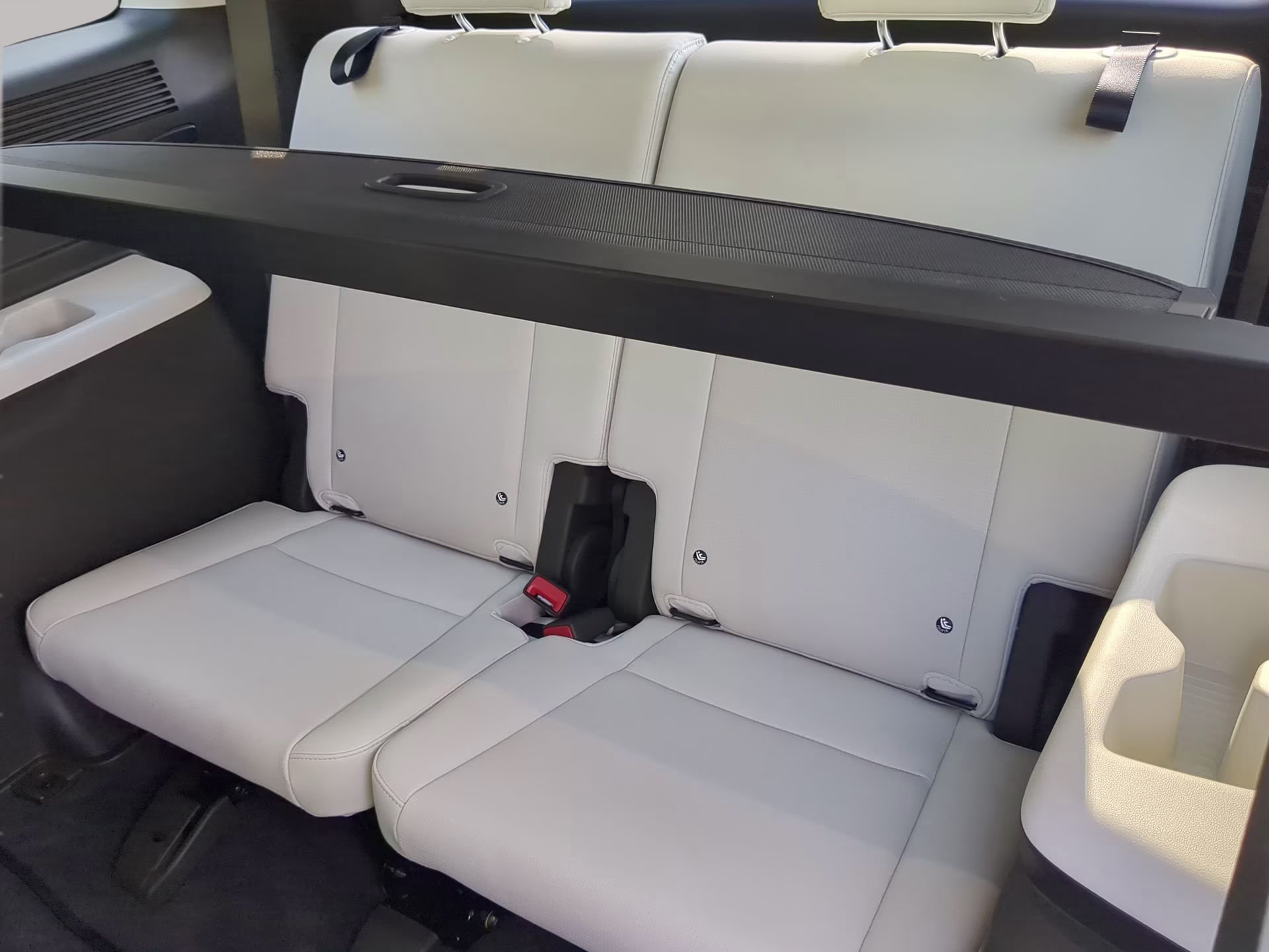 2025 Serenity White Hyundai Santa Fe Hybrid Calligraphy AWD SUV