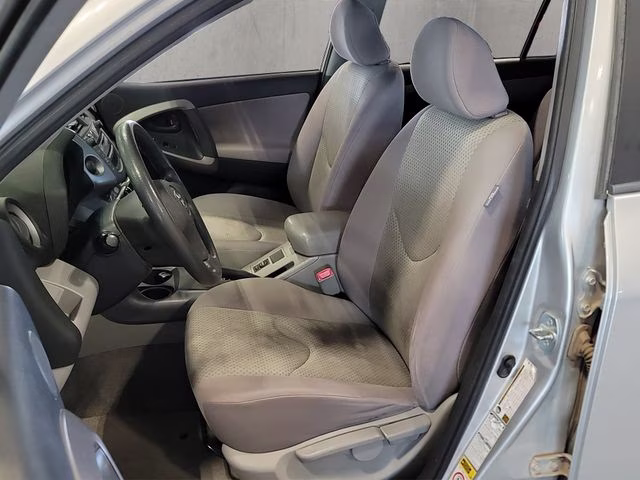 2008 Classic Silver Metallic Toyota RAV4 Base 4X4 SUV