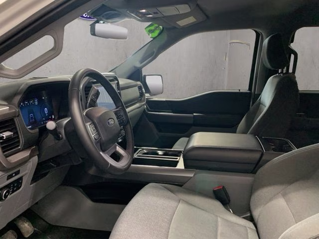 2025 Oxford White Ford F-150 XLT 4X4 Truck