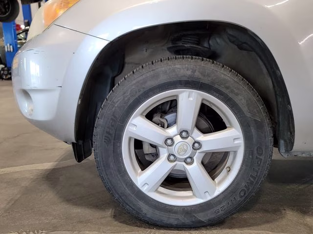 2008 Classic Silver Metallic Toyota RAV4 Base 4X4 SUV