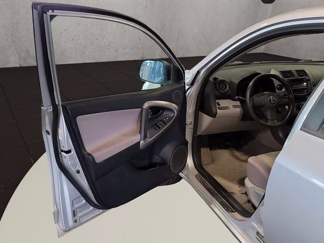 2008 Classic Silver Metallic Toyota RAV4 Base 4X4 SUV