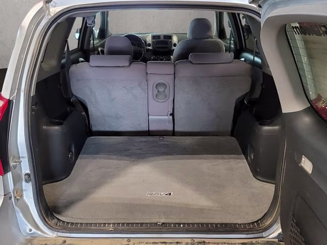 2008 Classic Silver Metallic Toyota RAV4 Base 4X4 SUV