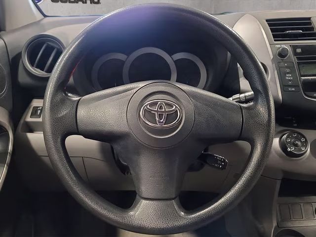 2008 Classic Silver Metallic Toyota RAV4 Base 4X4 SUV