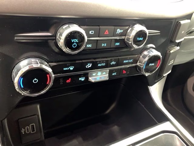 2025 Oxford White Ford F-150 XLT 4X4 Truck