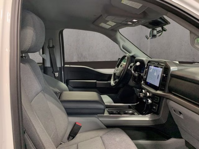 2025 Oxford White Ford F-150 XLT 4X4 Truck