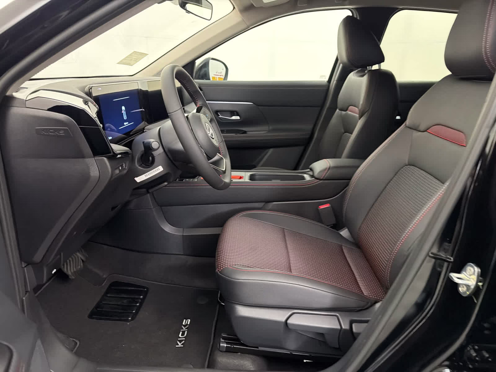 2026 Super Black Nissan Kicks SR FWD SUV
