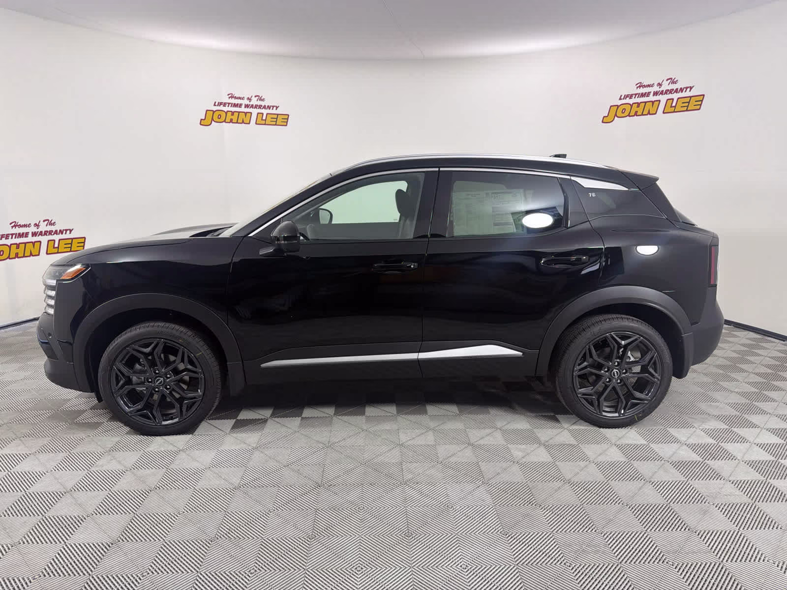 2026 Super Black Nissan Kicks SR FWD SUV