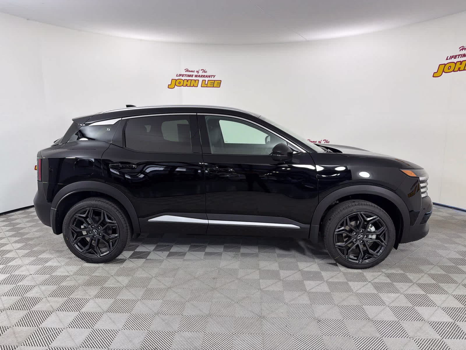 2026 Super Black Nissan Kicks SR FWD SUV