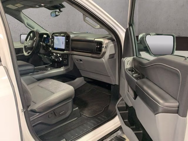 2025 Oxford White Ford F-150 XLT 4X4 Truck